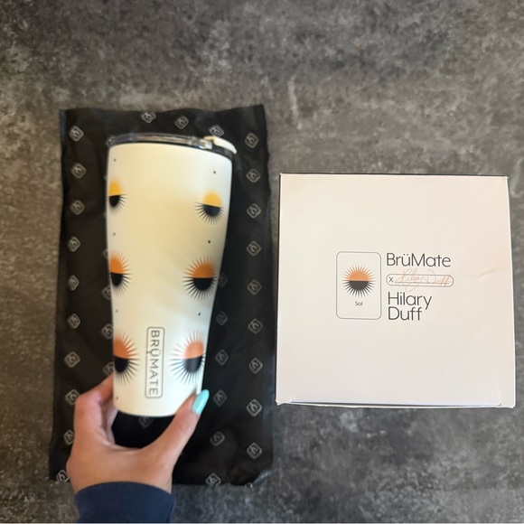 BRUMATE Other - ✨ RARE BrüMate x Hilary Duff Sol Pattern - NAV 32oz - Limited Edition ✨